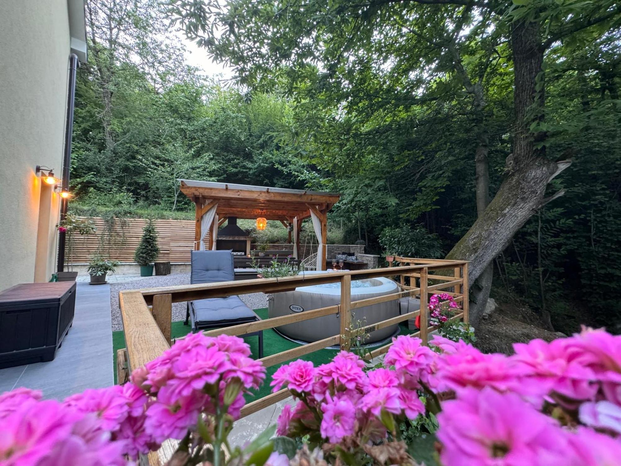 Apartment With A Terrace Forest Home Lullula Veprinac Esterno foto